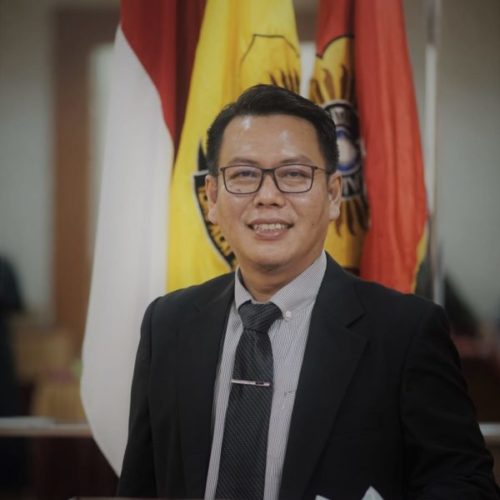 Dr. Mada Apriandi, S.H., M.CL.