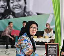 Dr. Nashriana, S.H., M.Hum.